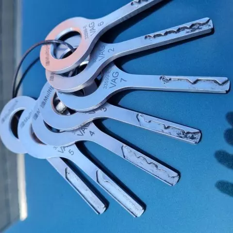 Spezialwerkzeuge für Autoöffnung durch Schlüsseldienst Münster